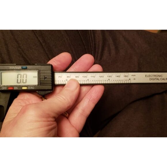 Electronic Digital Calipers, 0-6"Caliper Measuring Tool - Picture 2 of 2